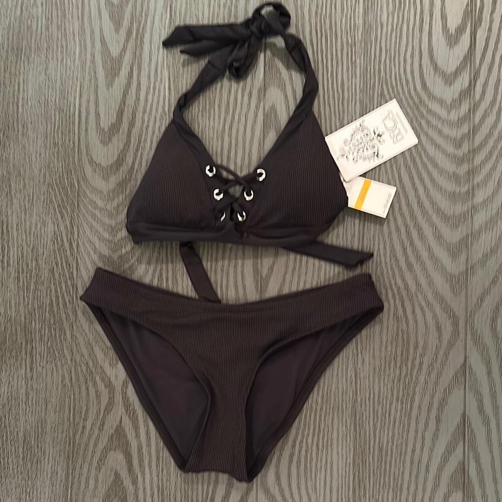 Black Lace-Up Bikini Set- New 🌴🌴🌴🌴